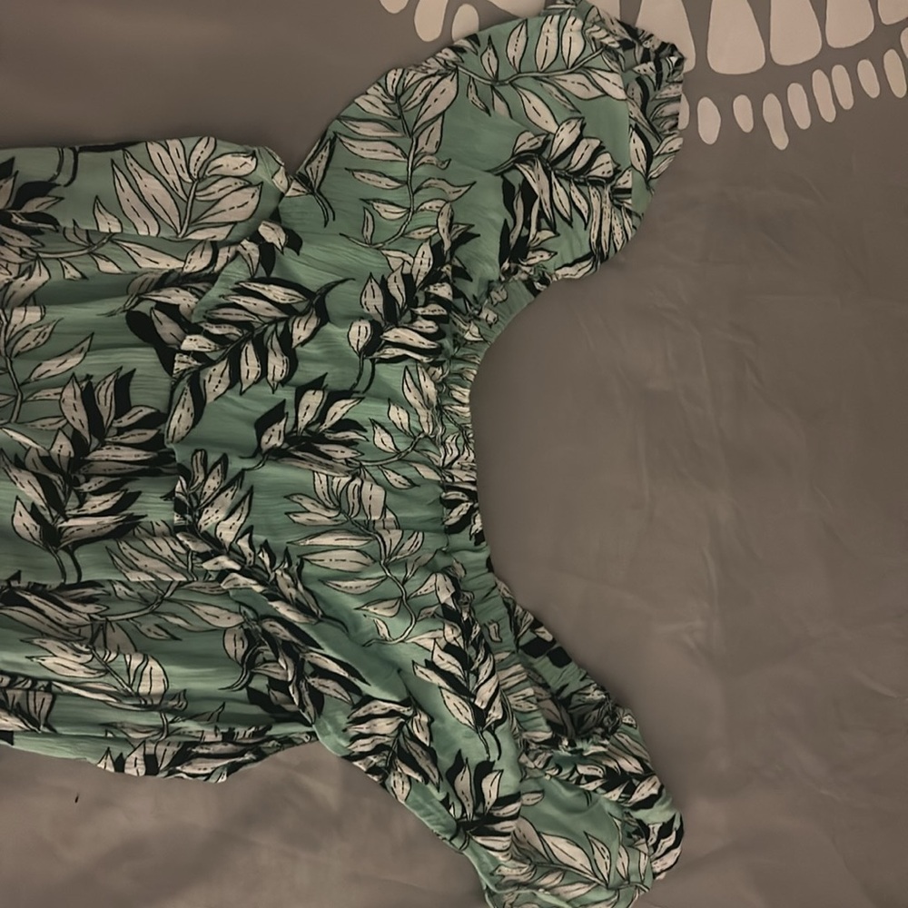 Short romper - Picture 3 of 5